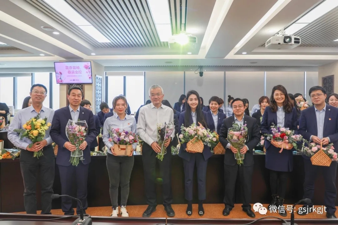 BDF13E46E12C3F36C1957ED9EC6_04BCDCDE_6DE2E